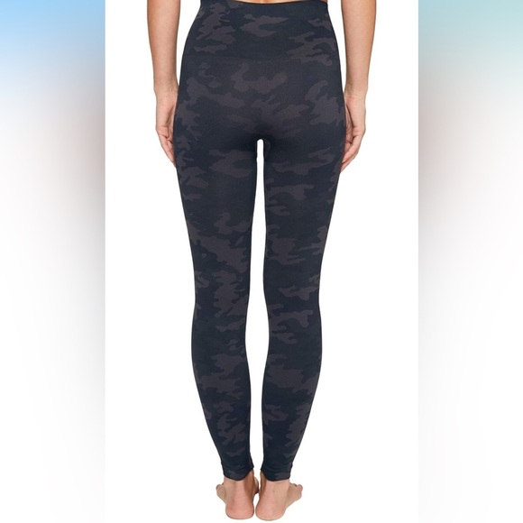 SPANX Look at Me Now Seamless Leggings, Black Camo size M - Picture 5 of 10